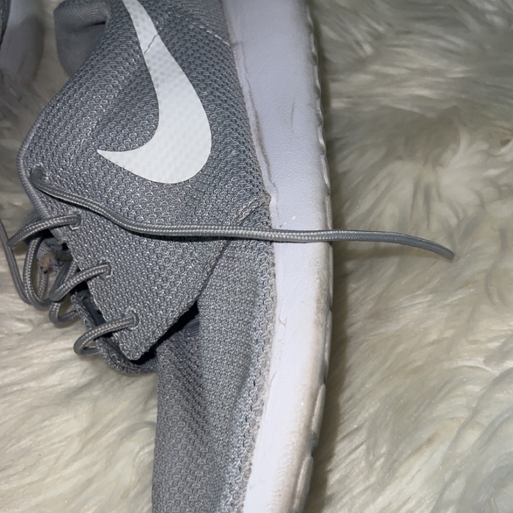 Worn a few times! Nike Mens Roshe One Premium Sneaker Size 11 - Picture 7 of 8